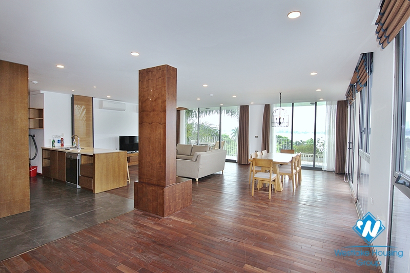 Spacious 3-bedroom apartment with lake view in Ho Tay